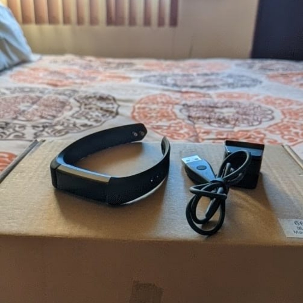 FITBIT ALTA ACTIVITY TRACKER (SMALL) - BLACK STAINLESS STEEL